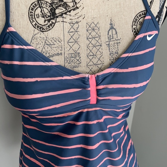 Nike padded swim top - Picture 6 of 7